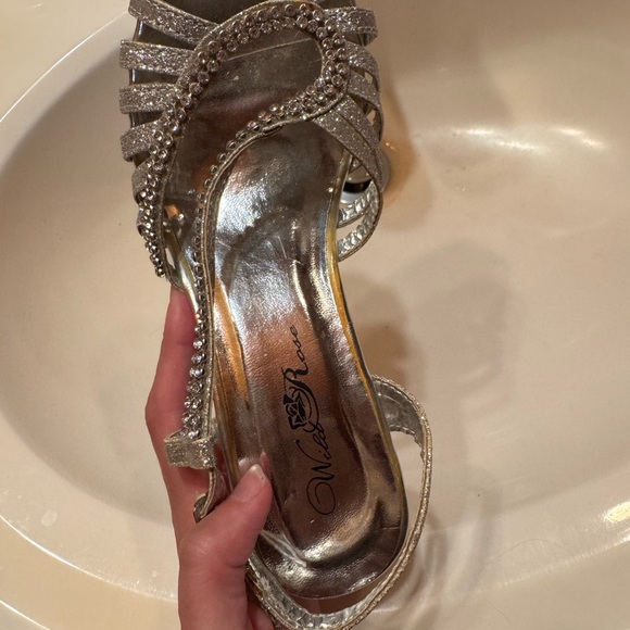 Wild rose silver heels - Picture 11 of 13